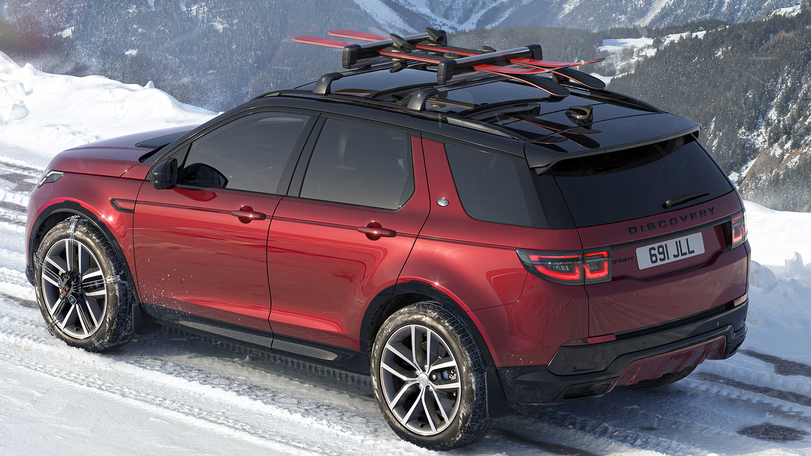 Πρεμιέρα για το ανανεωμένο Land Rover Discovery Sport